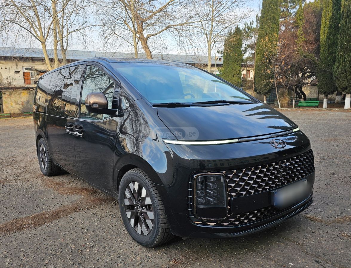 Hyundai Staria 2023 — photo 2
