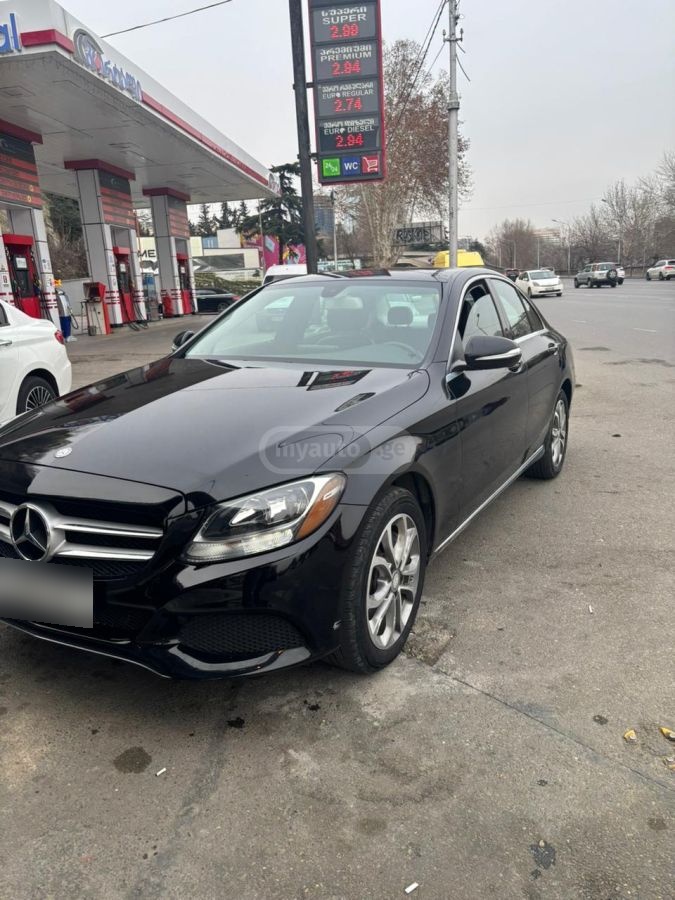 Mercedes-Benz C 300 2015 — photo 2