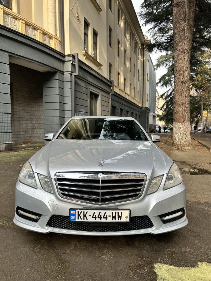 Mercedes-Benz E 350 2012 — photo 2