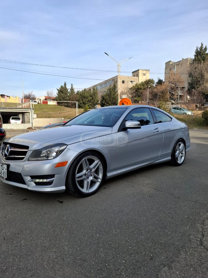 Mercedes-Benz C 350 2014 — photo 2