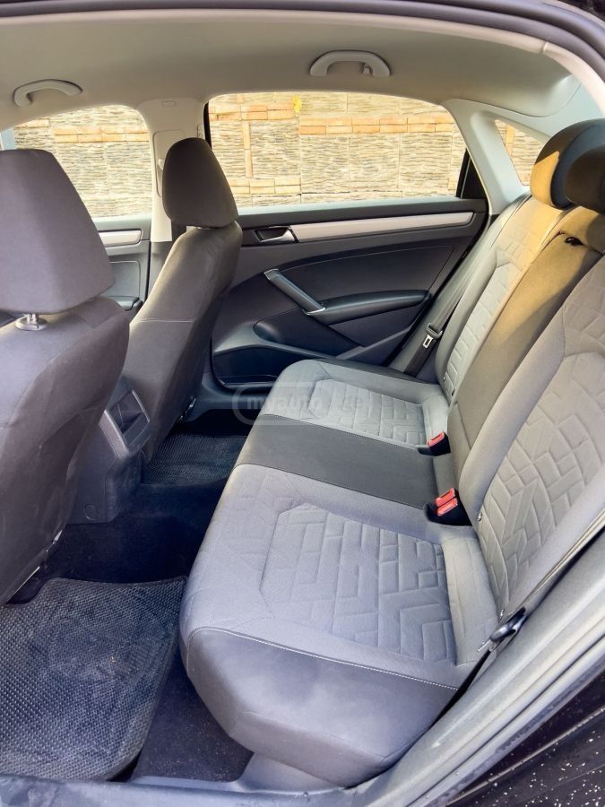 Volkswagen Passat 2021 — photo 2