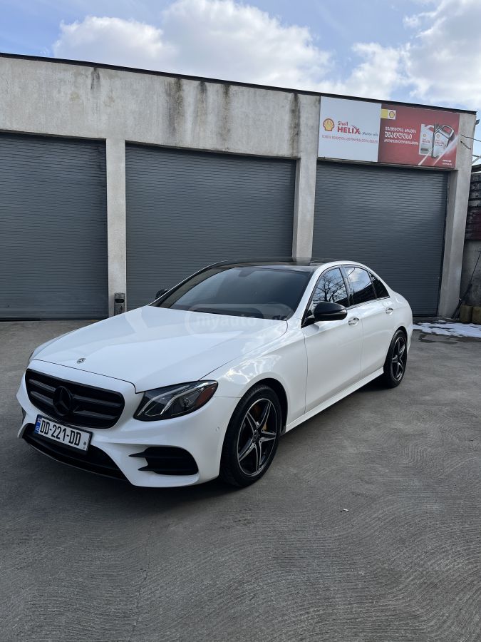 Mercedes-Benz E 300 2018 — photo 2
