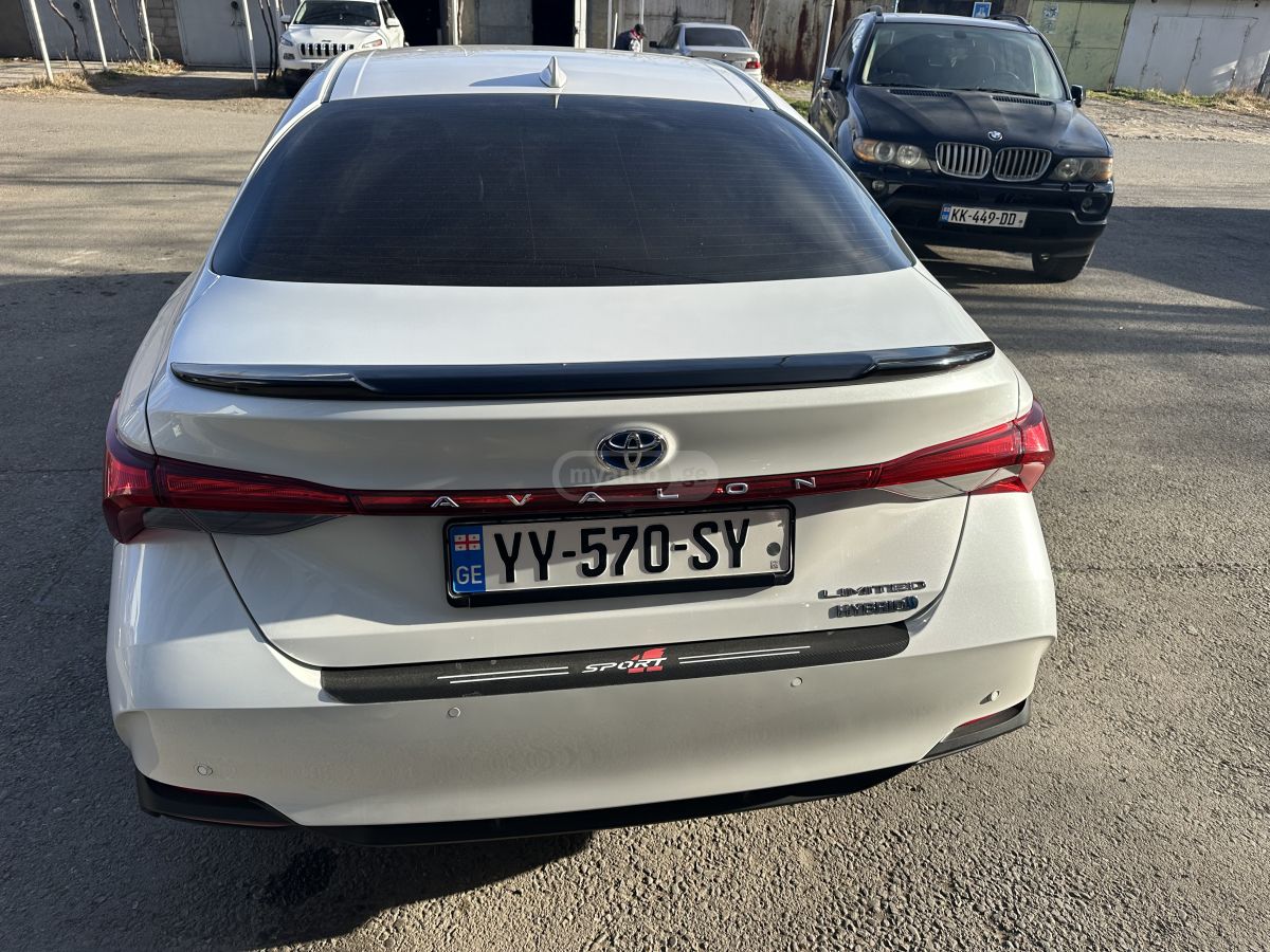 Toyota Avalon 2019 — photo 2
