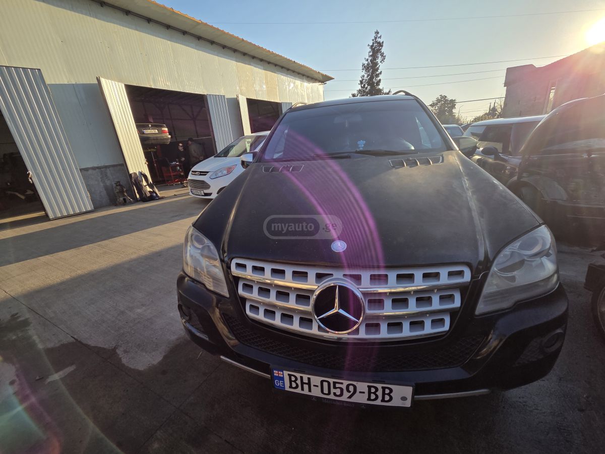 Mercedes-Benz ML 350 2009 — photo 2