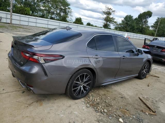 Toyota Camry 2021 — photo 2