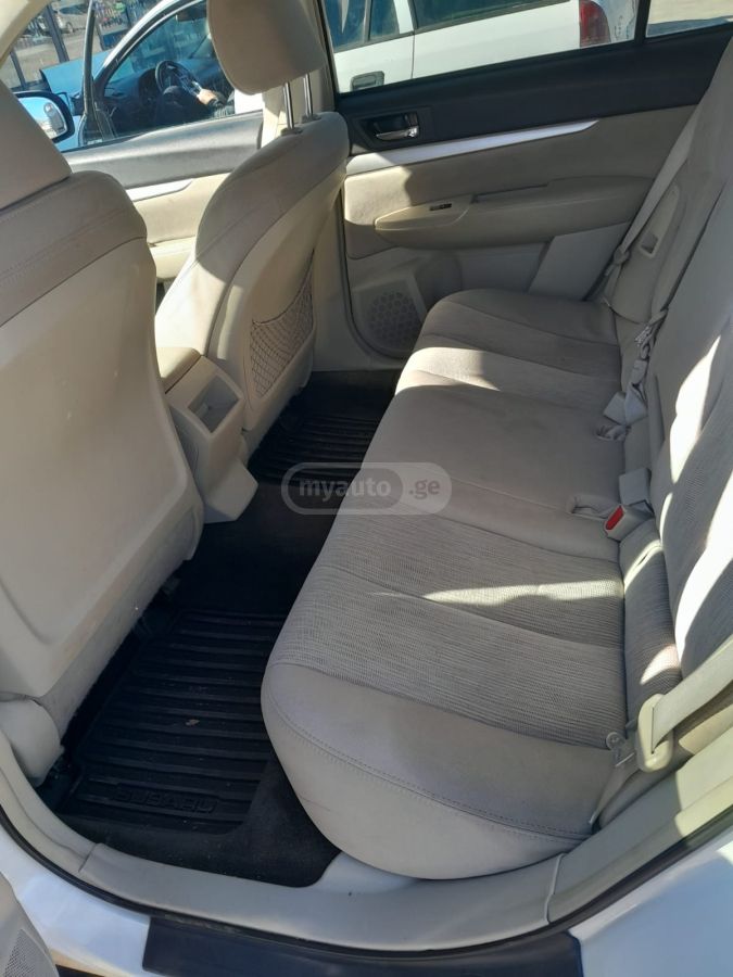 Subaru Outback 2013 — photo 2