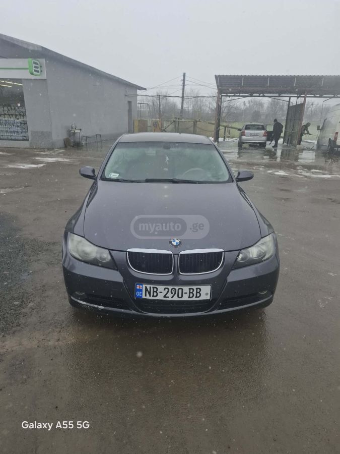 BMW 330 2005 — photo 2