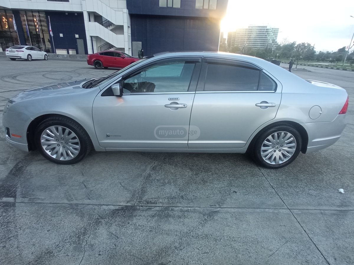 Ford Fusion 2009 — photo 2