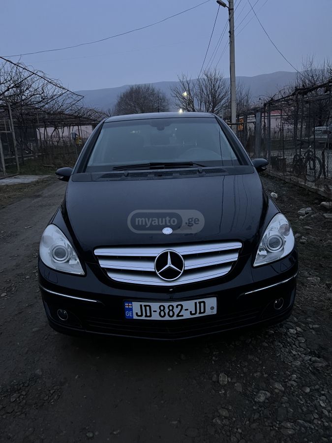 Mercedes-Benz B 170