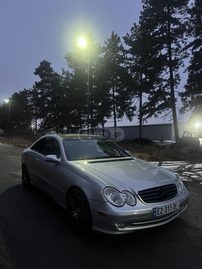Mercedes-Benz CLK 320