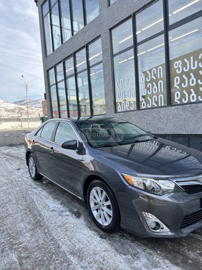 Toyota Camry 2013 — photo 2