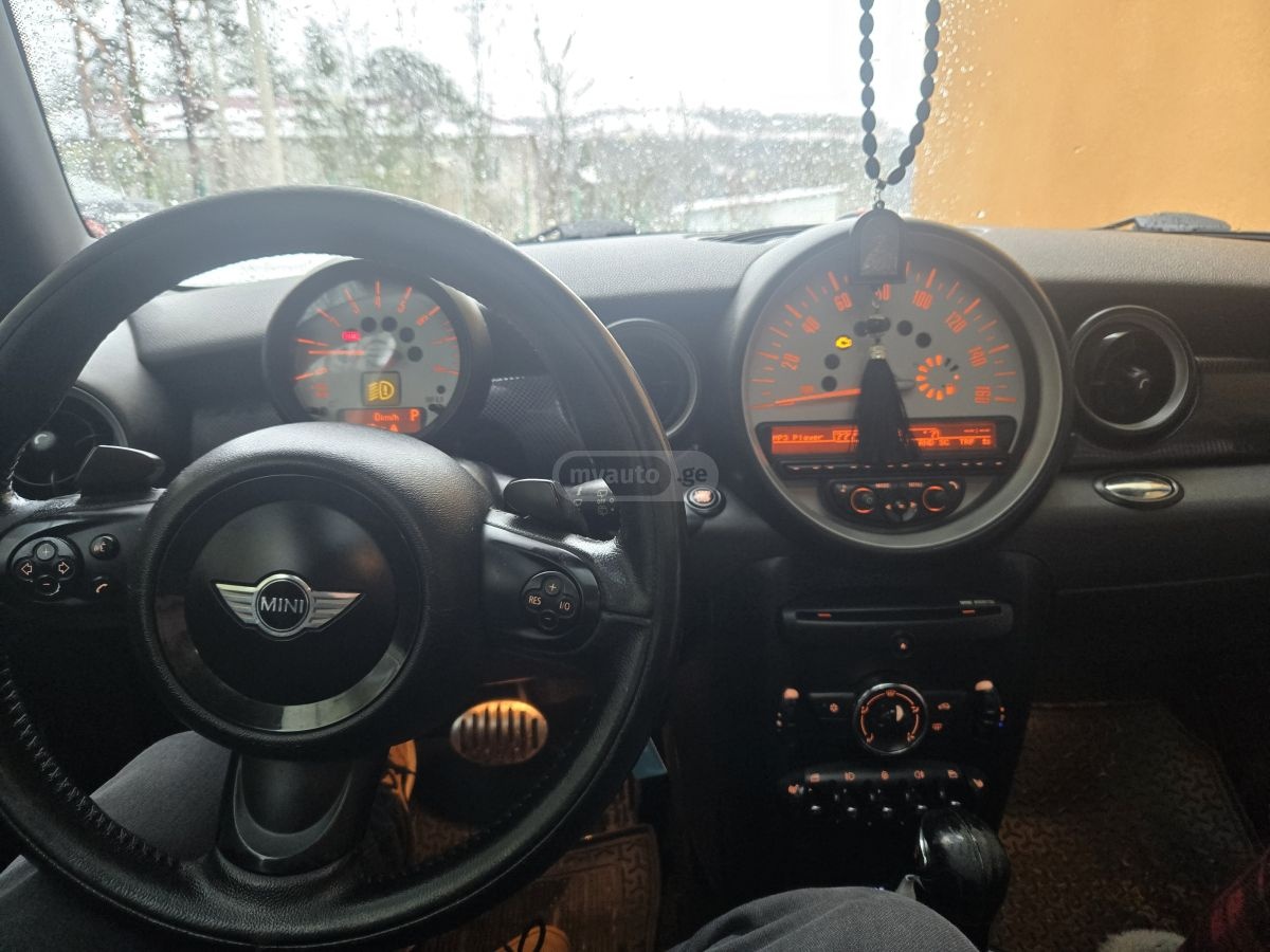 Mini Cooper S Cabrio 2012 — photo 2