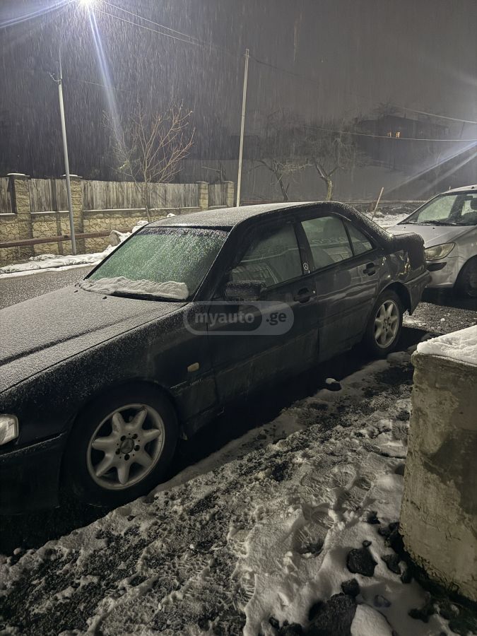 Mercedes-Benz C 180