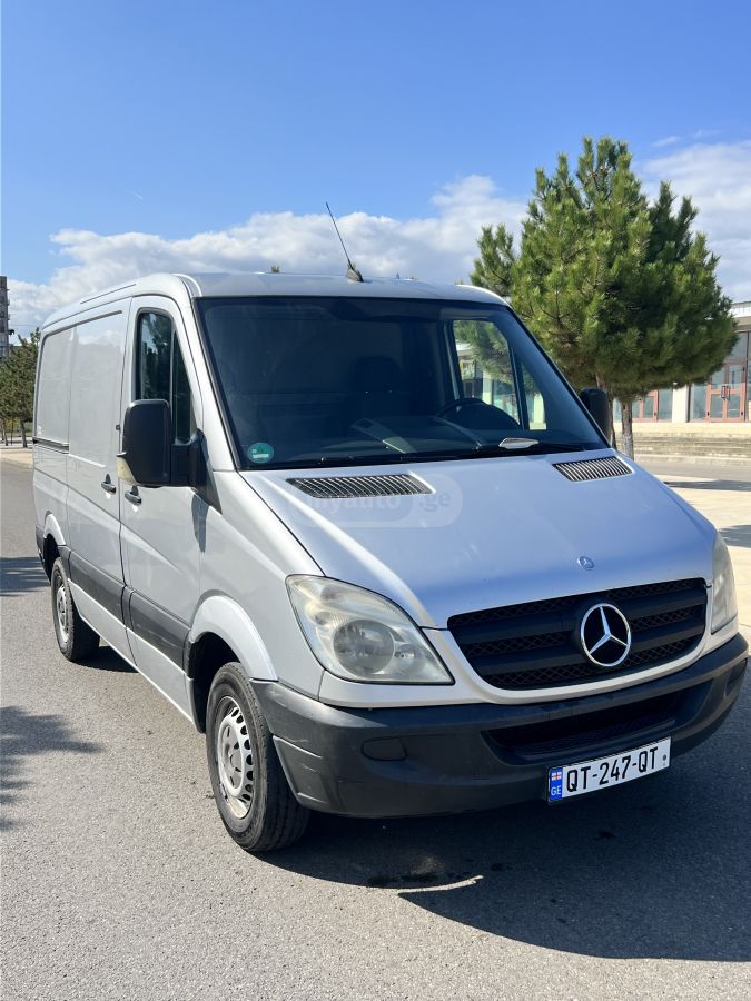 Mercedes-Benz Sprinter 2011 — photo 2