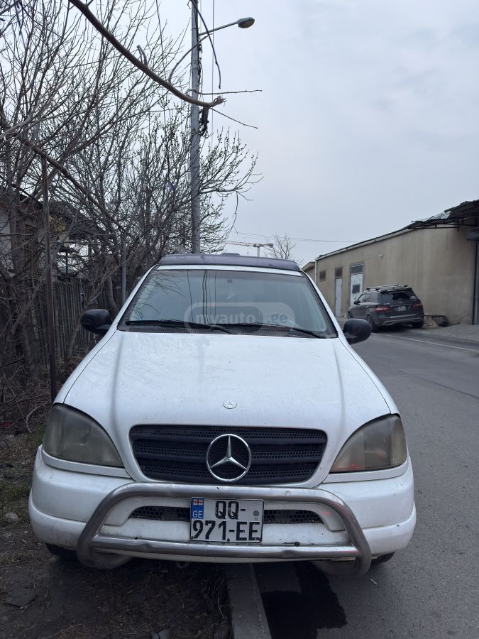 Mercedes-Benz ML 430 1998 — photo 2