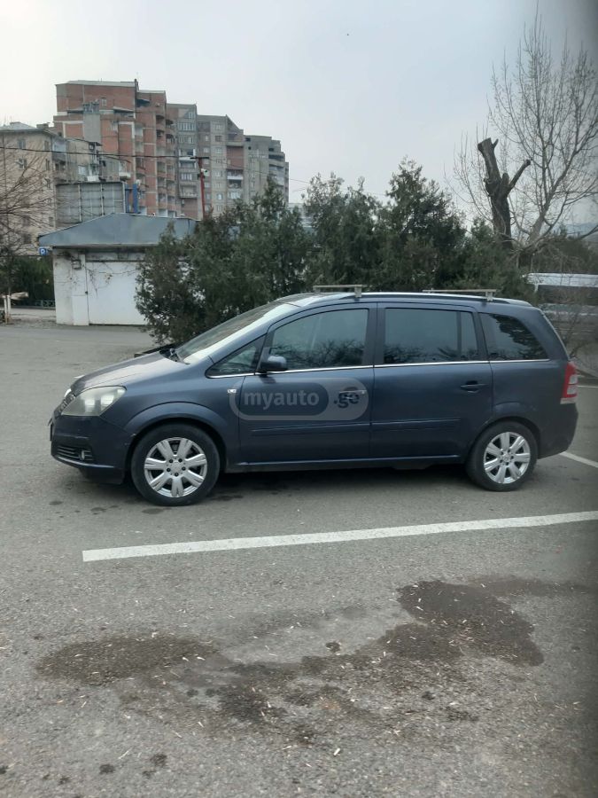 Opel Zafira 2006 — photo 2