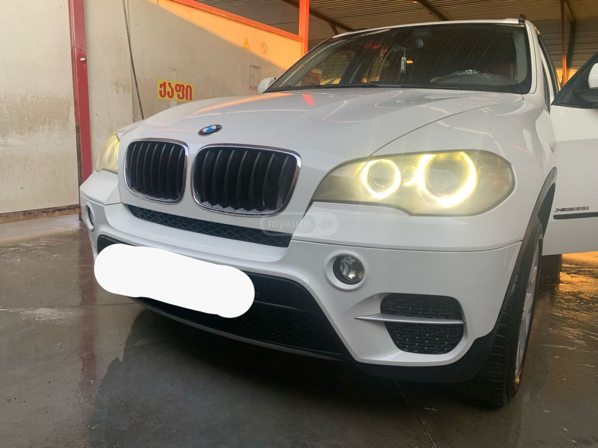 BMW X5 2011 — photo 2