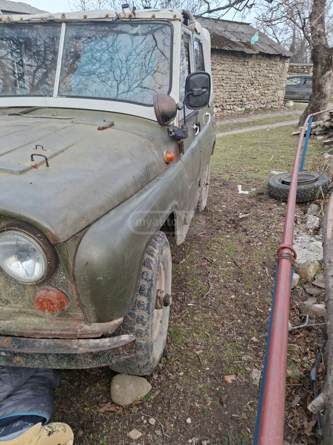 UAZ 469 1996 — photo 2