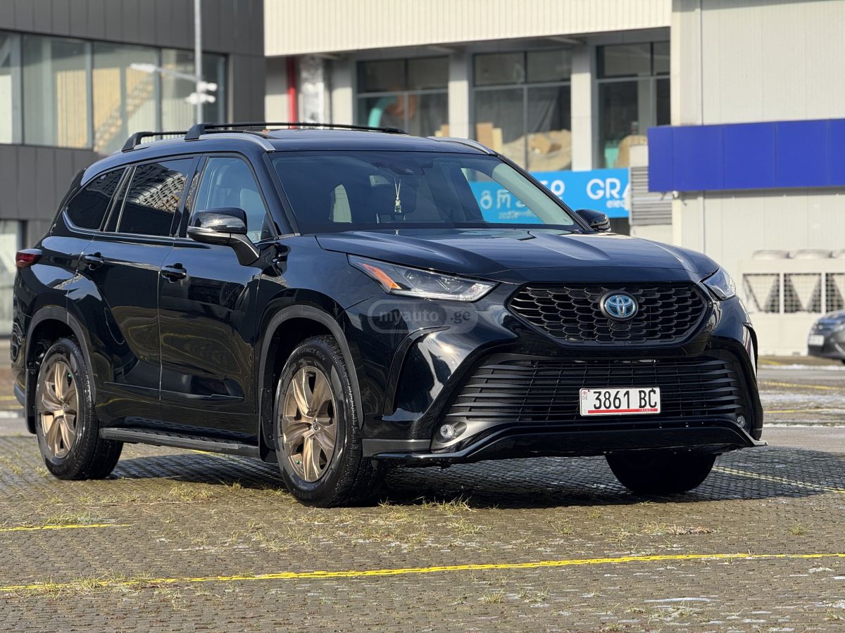 Toyota Highlander 2022 — photo 2