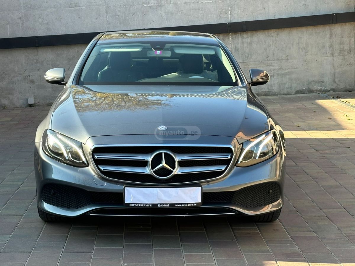 Mercedes-Benz E 220