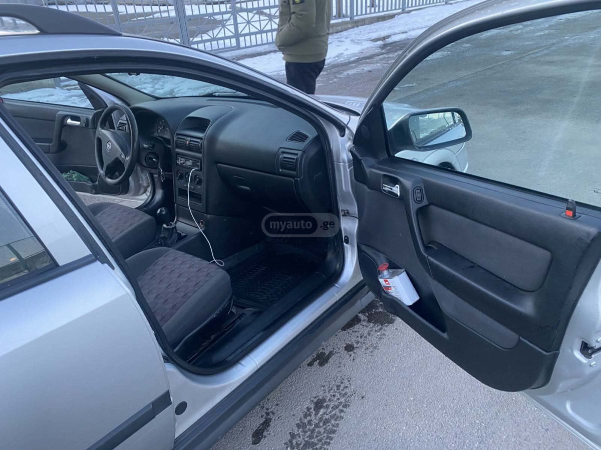 Opel Astra 2001 — photo 2