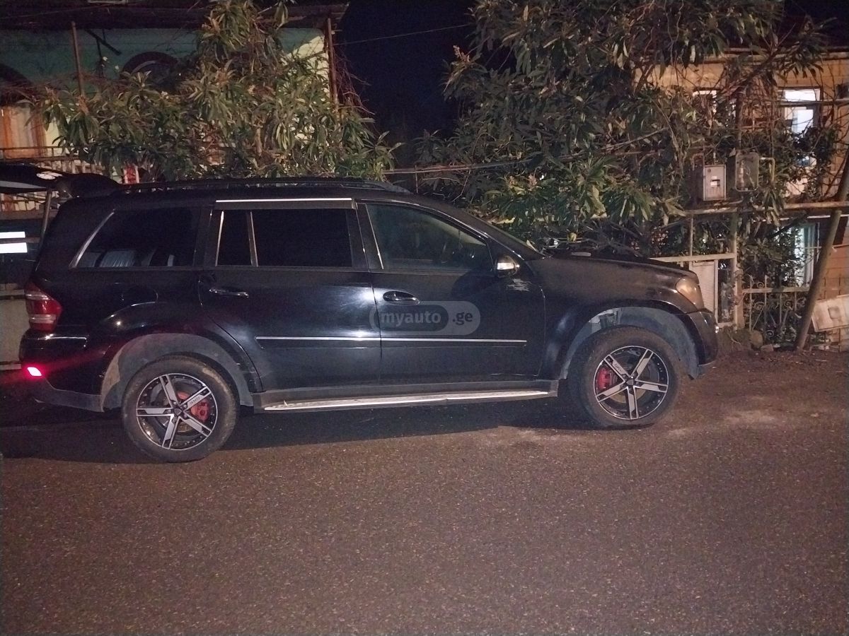 Mercedes-Benz GL 450 2006 — photo 2