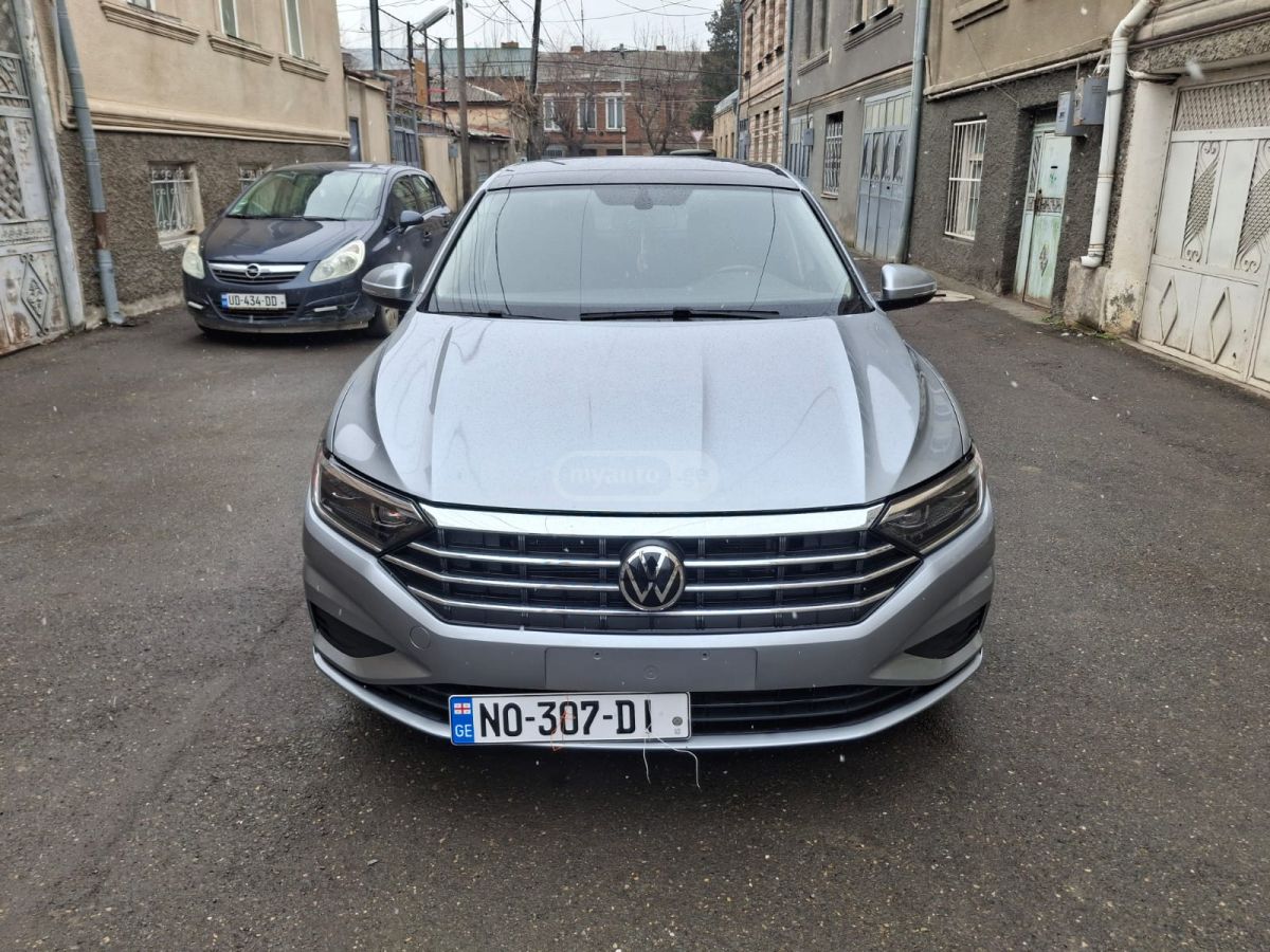 Volkswagen Jetta 2019 — photo 2