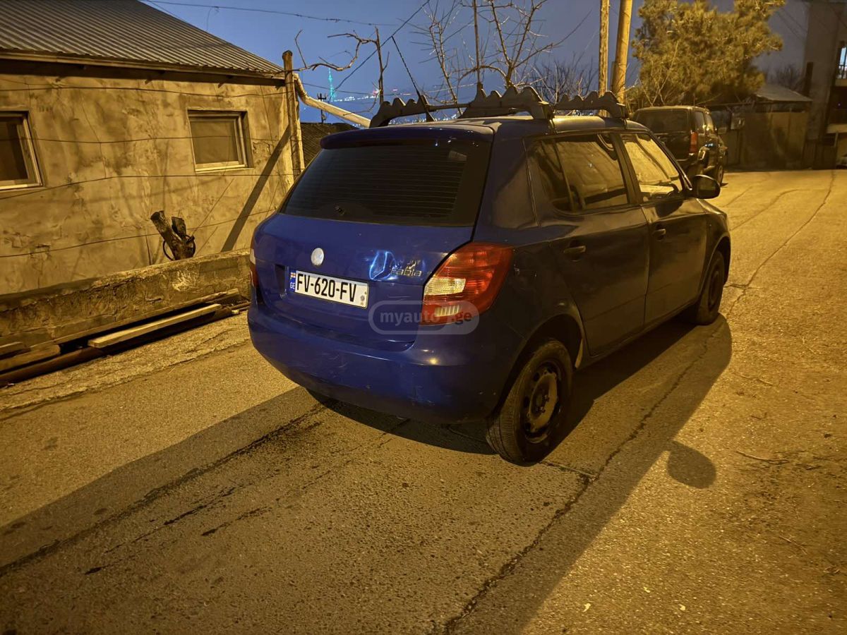 Skoda Fabia 2008 — photo 2