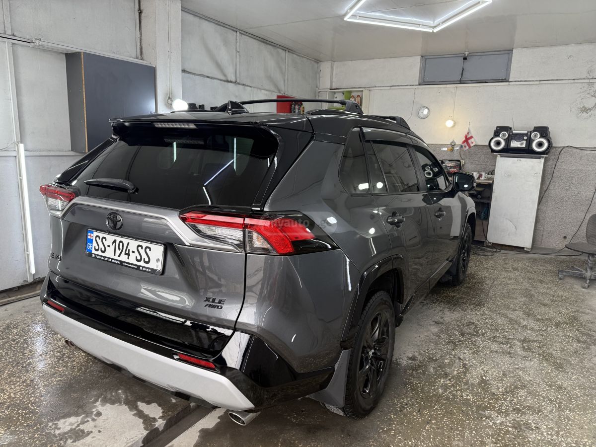 Toyota RAV 4 2020 — photo 2