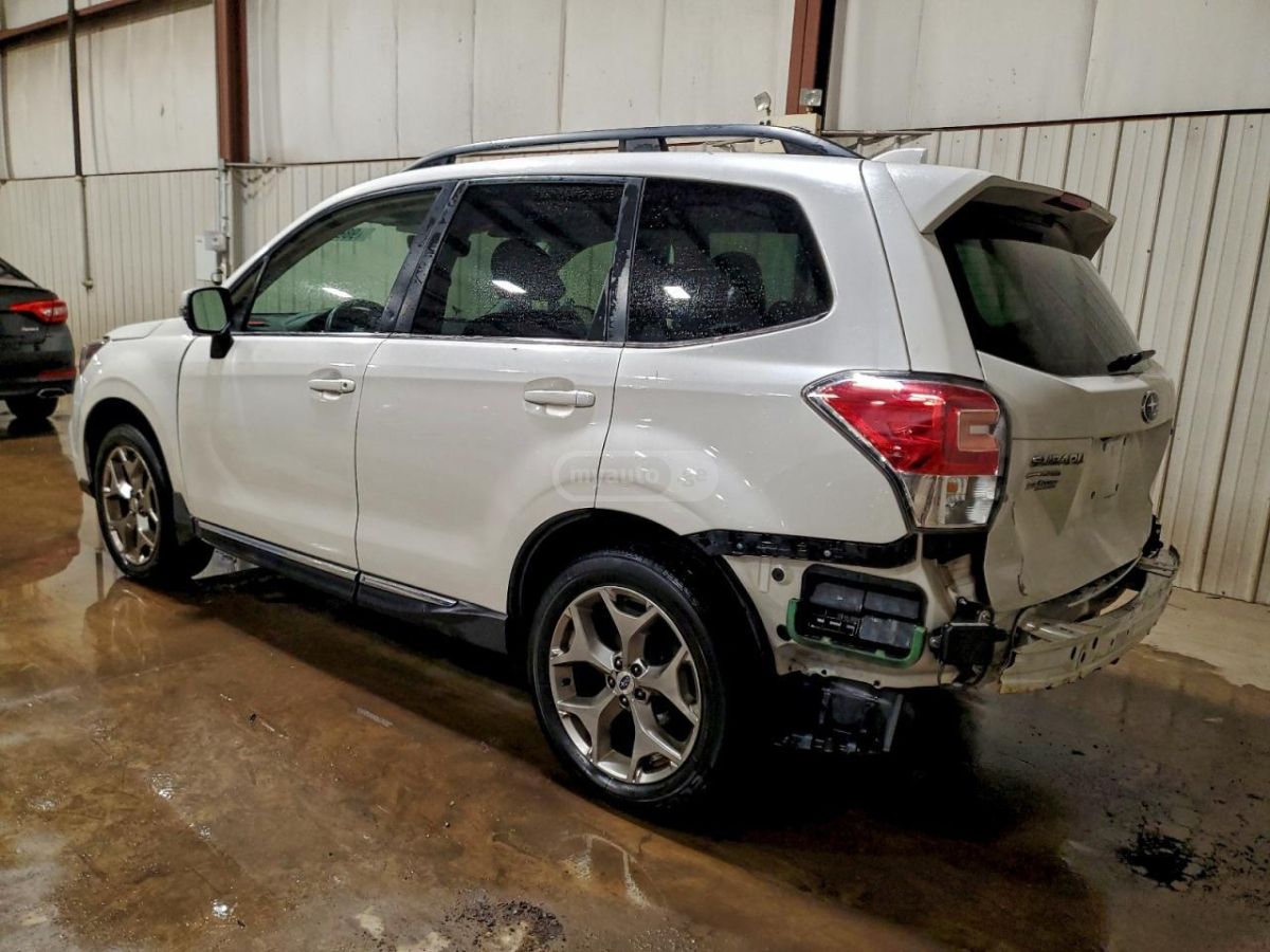 Subaru Forester 2016 — photo 2