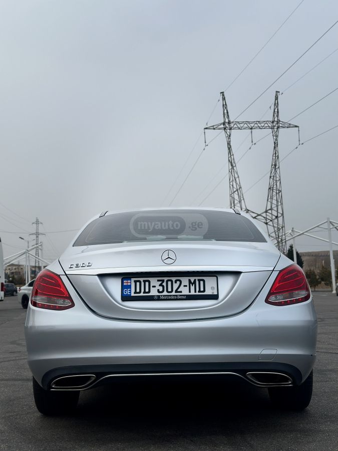 Mercedes-Benz C 300 2015 — photo 2