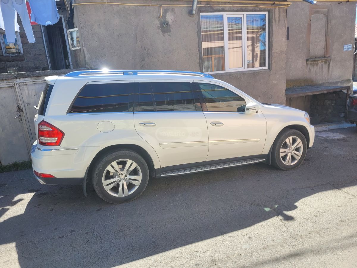 Mercedes-Benz GL 450 2011 — photo 2