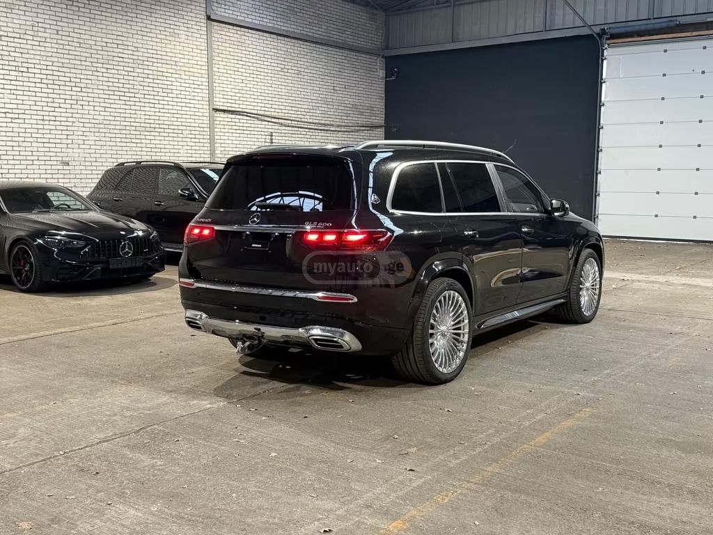 Mercedes-Benz GLS 600 2025 — photo 2