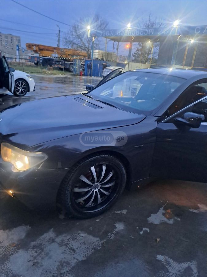 BMW 735 2002 — photo 2