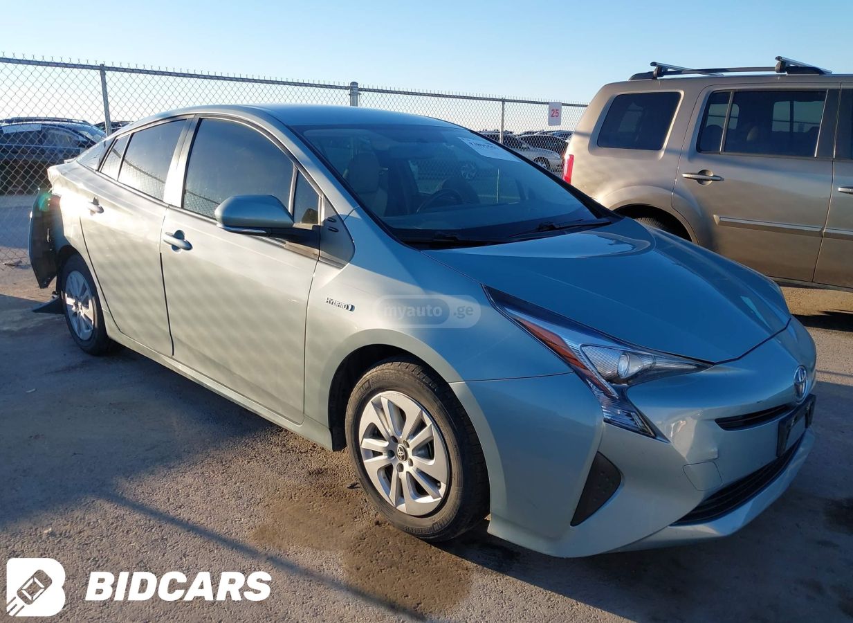 Toyota Prius 2016 — photo 2