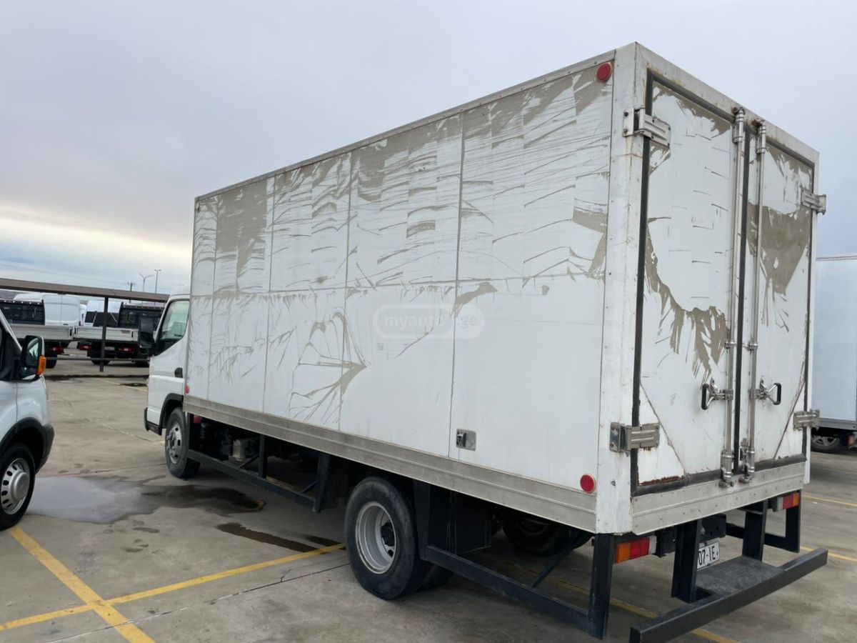 Mitsubishi Fuso Canter 2017 — photo 2