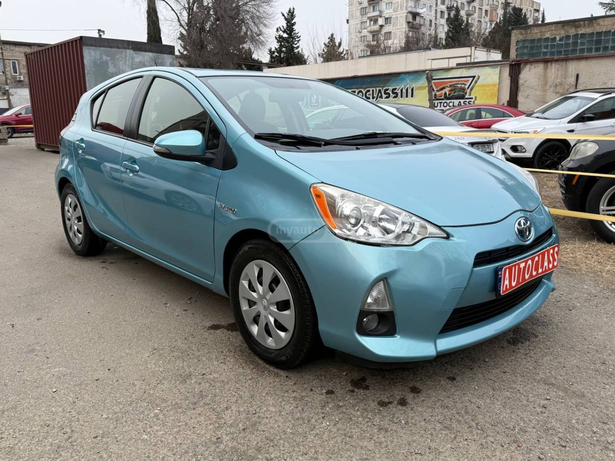 Toyota Prius C