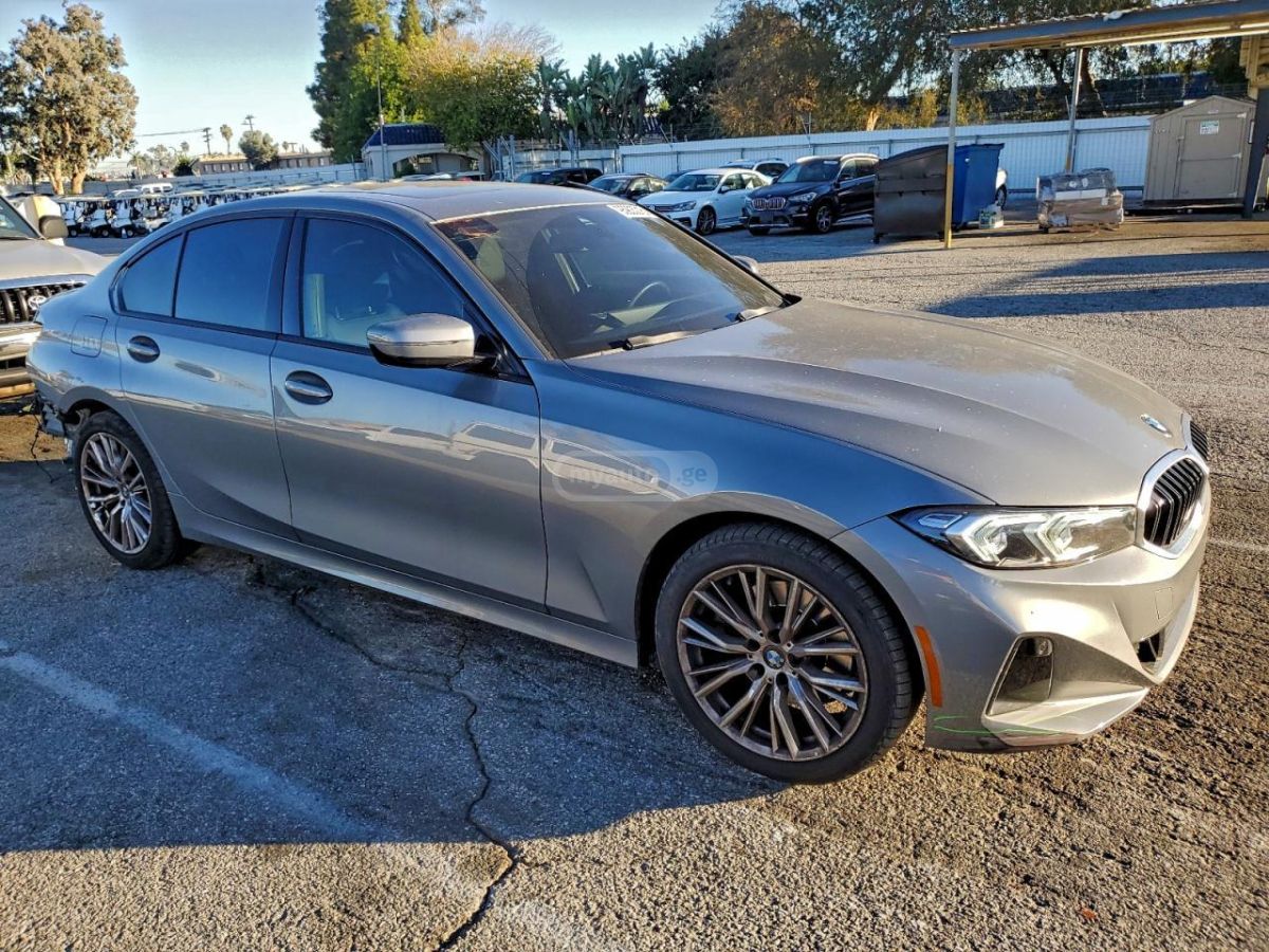 BMW 330 2023 — photo 2