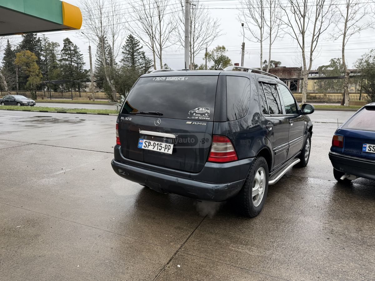 Mercedes-Benz ML 320 2001 — photo 2