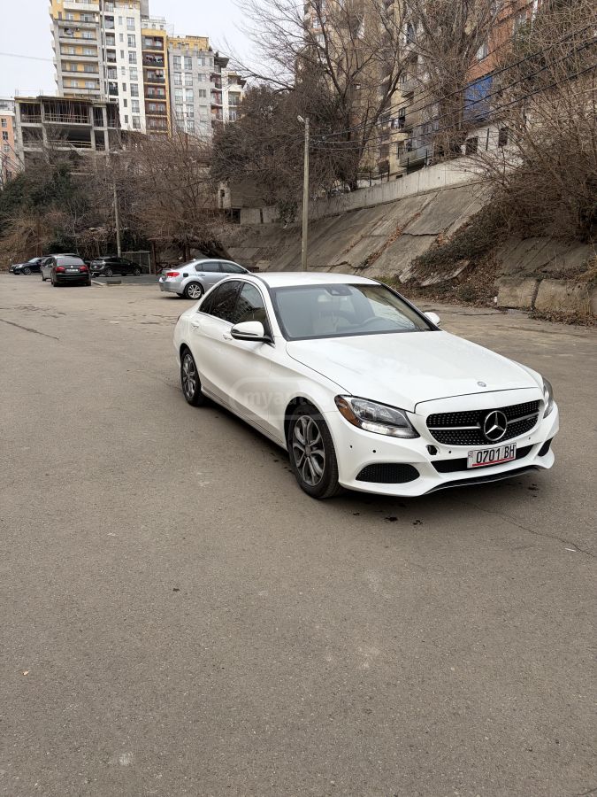 Mercedes-Benz C 300 2016 — photo 2