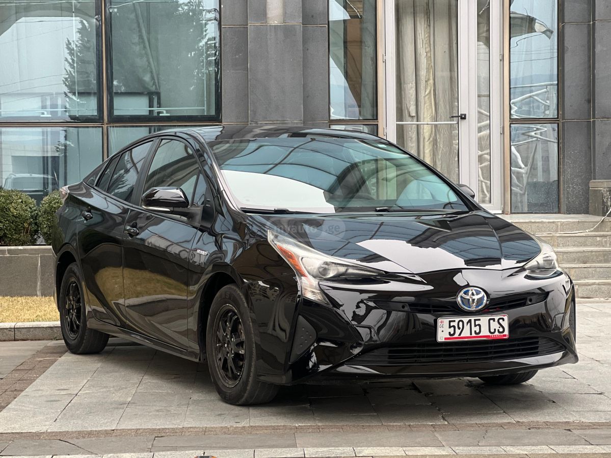 Toyota Prius 2016 — photo 2