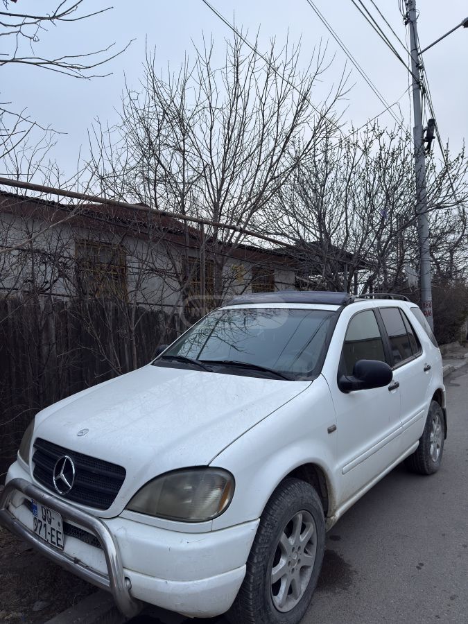 Mercedes-Benz ML 430 1998 — photo 2