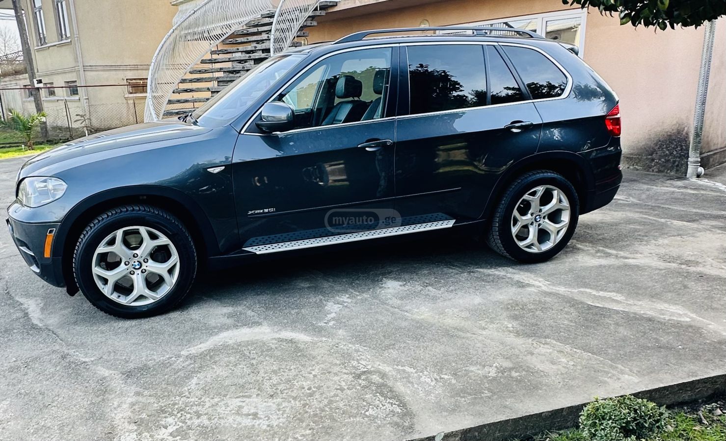 BMW X5 2012 — photo 2