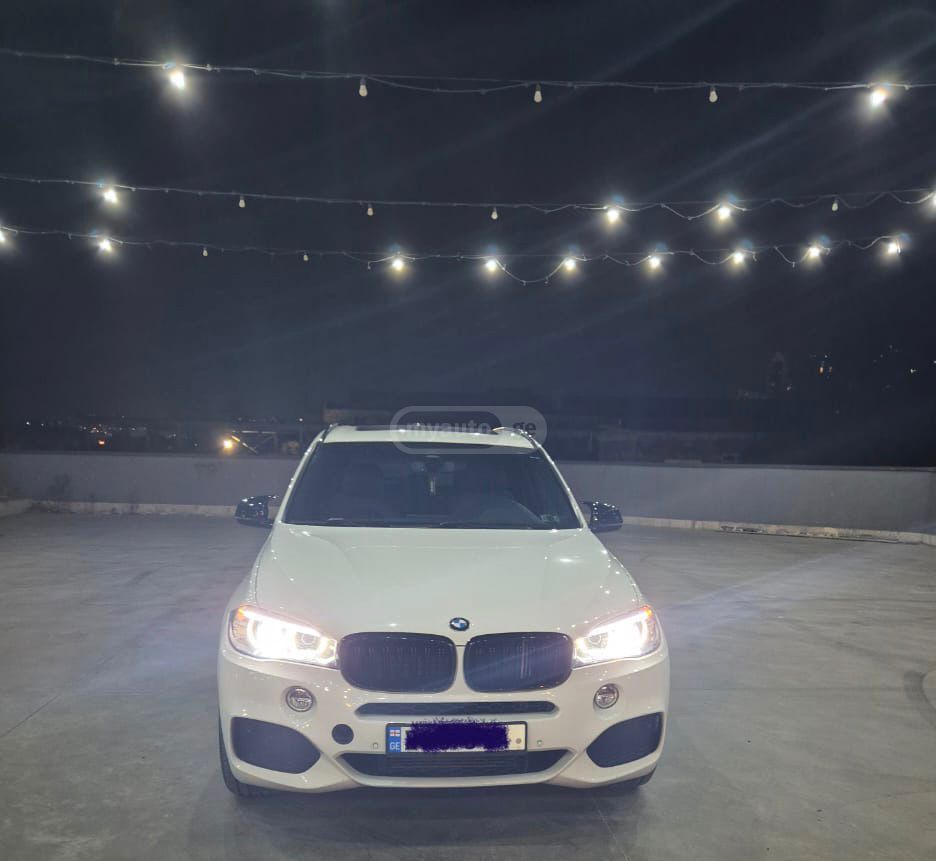 BMW X5 2017 — photo 2