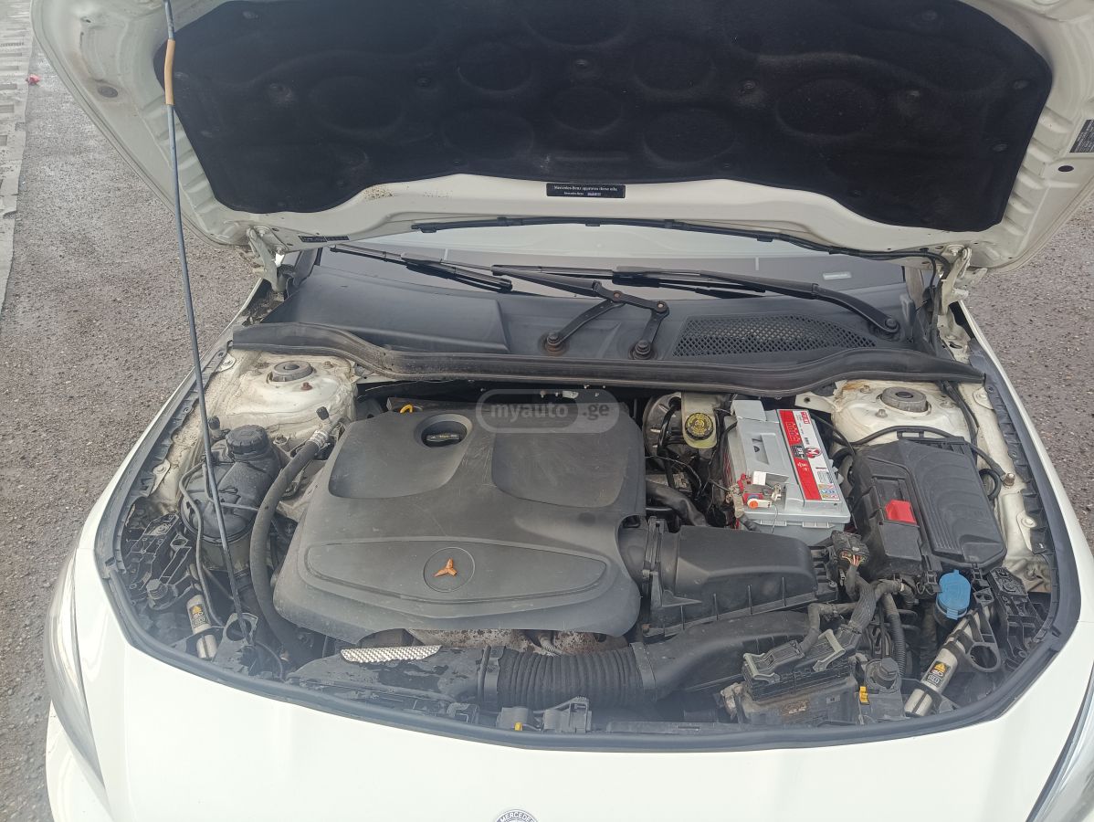 Mercedes-Benz CLA 250 2015 — photo 2