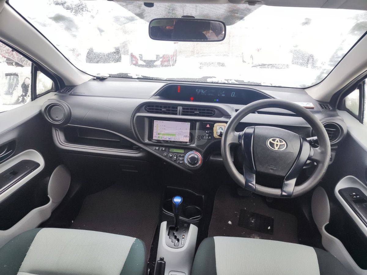 Toyota Aqua 2014 — photo 2