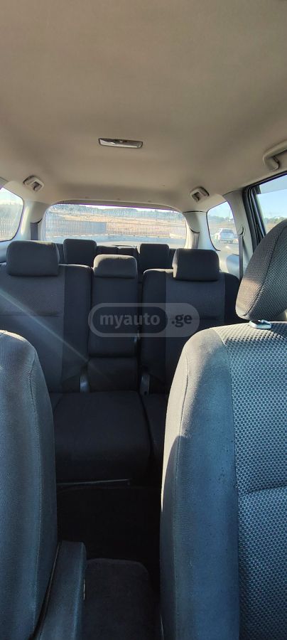 Toyota Wish 2004 — photo 2