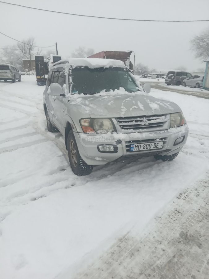 Mitsubishi Montero 2001 — photo 2