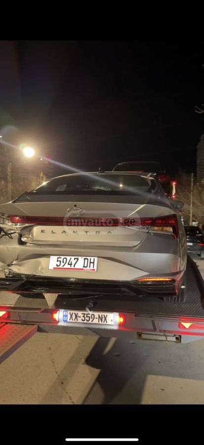Hyundai Elantra 2022 — photo 2