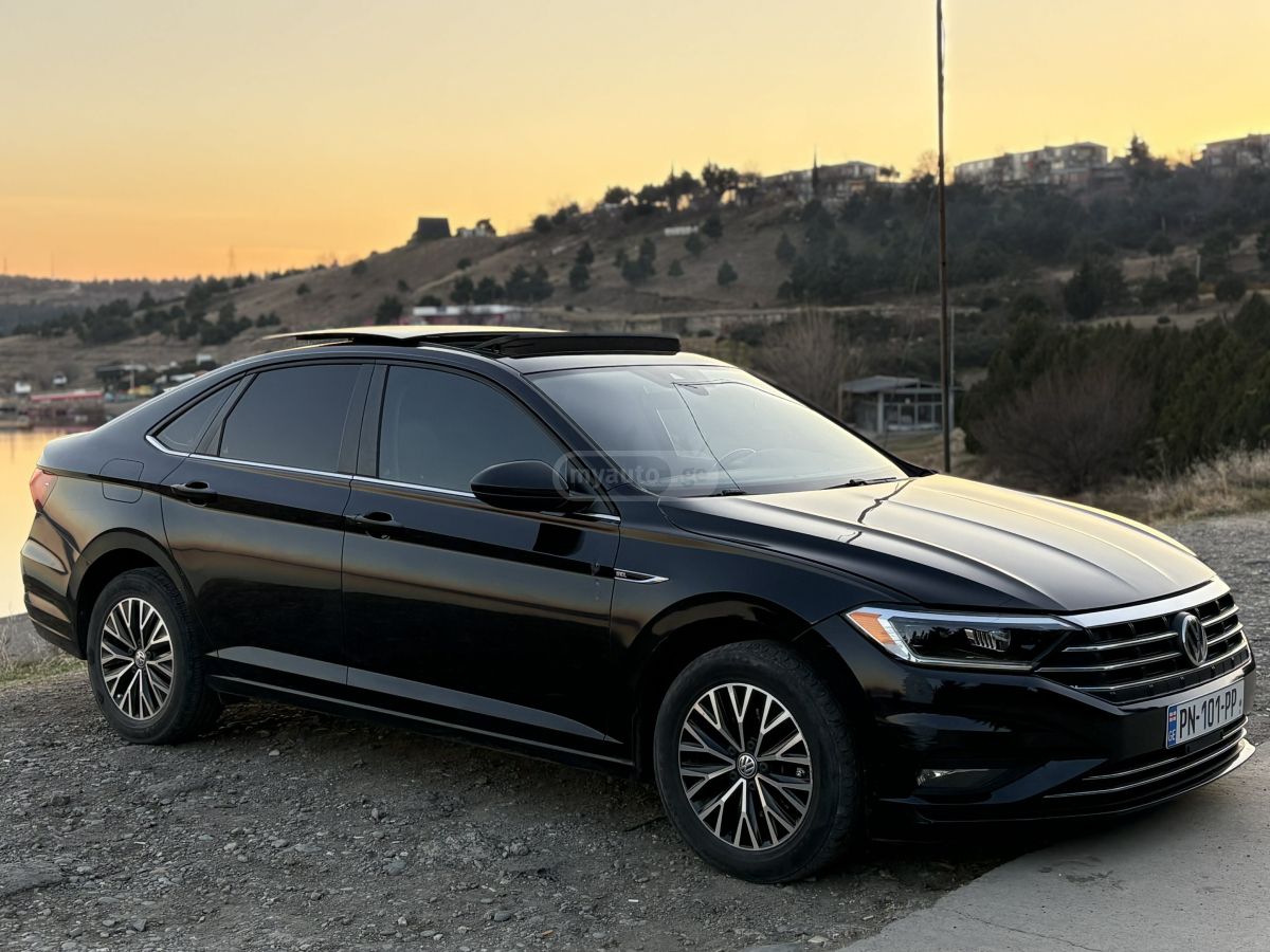 Volkswagen Jetta 2019 — photo 2
